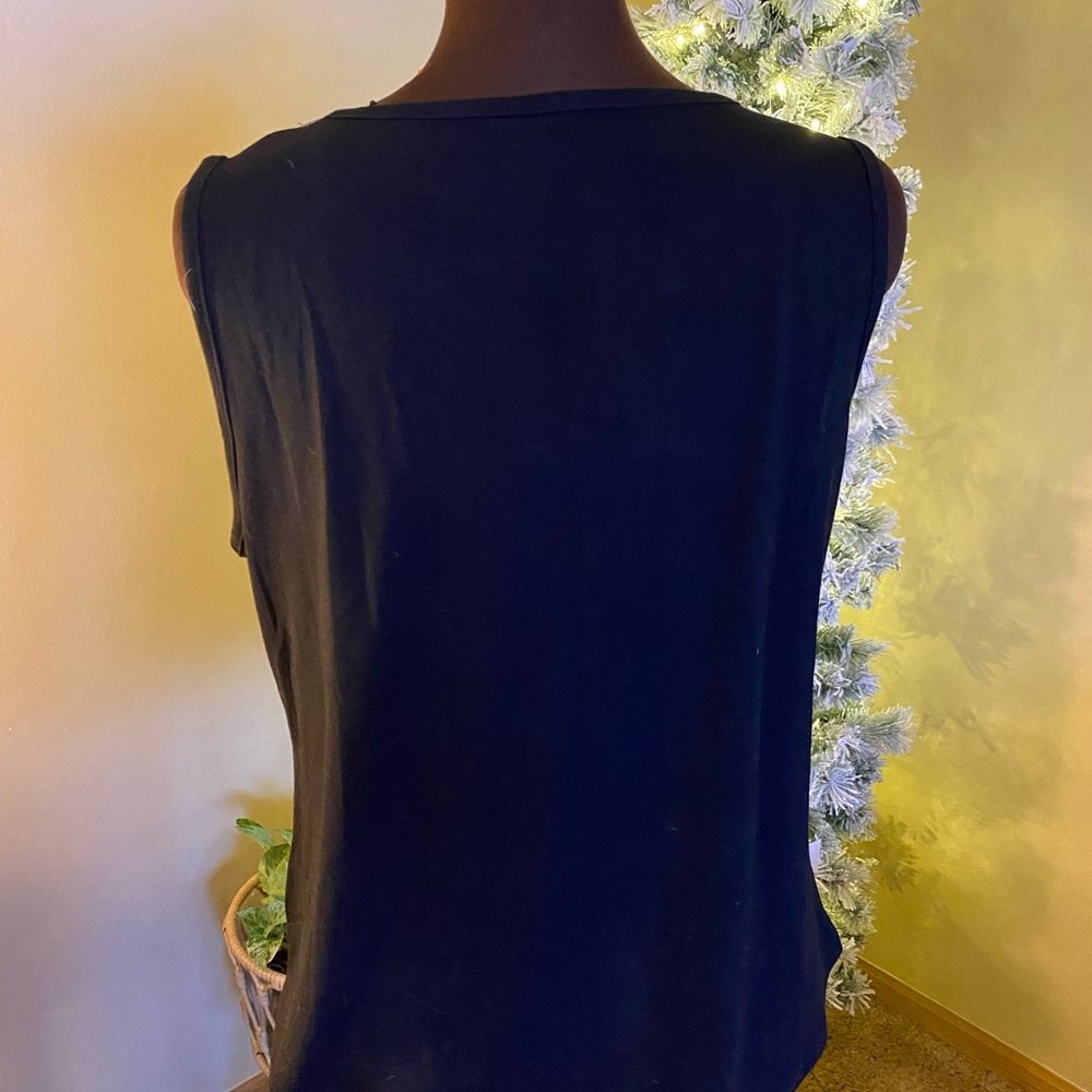 Women’s Tank - Picture 3 of 4